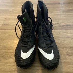 Mens NIKE force savage varsity football cleats. High top. Size 12
